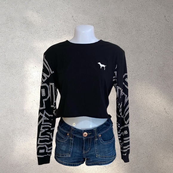 PINK BY VS BLACK LONG SLEEVES CROP TOP - Picture 2 of 2